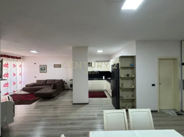 Shqiperi, jepet me qera apartament 2+1 Kati 6, 106 m² 580 € (yzberisht)