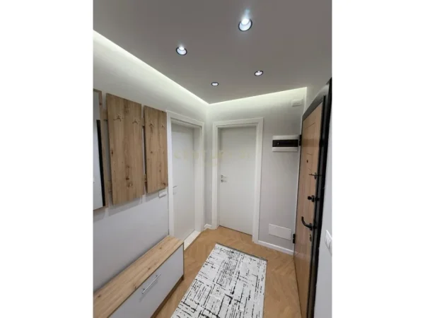 Tirane, shitet apartament 1+1 Kati 4, 53 m² 149.000 € (selvia)