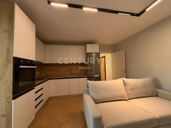 Tirane, shitet apartament 1+1 Kati 4, 53 m² 149.000 € (selvia)