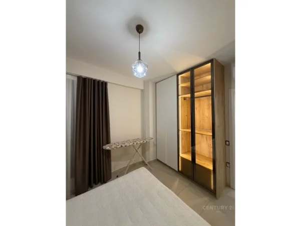 Tirane, jepet me qera apartament 1+1 Kati 6, 62 m² 900 € (besim imami)