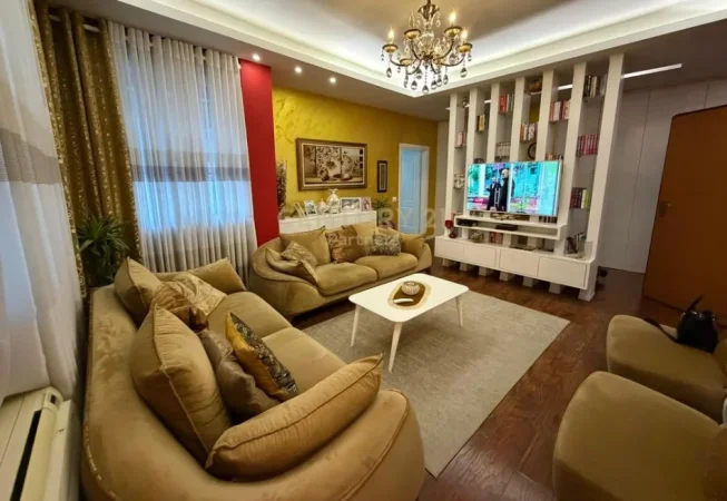 Tirane, shitet apartament 1+1 Kati 6, 180 m² 155.000 € 