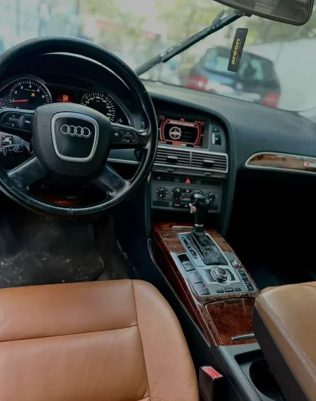 Shqiperi, shitet makine Audi Benzin+Gaz, automatik