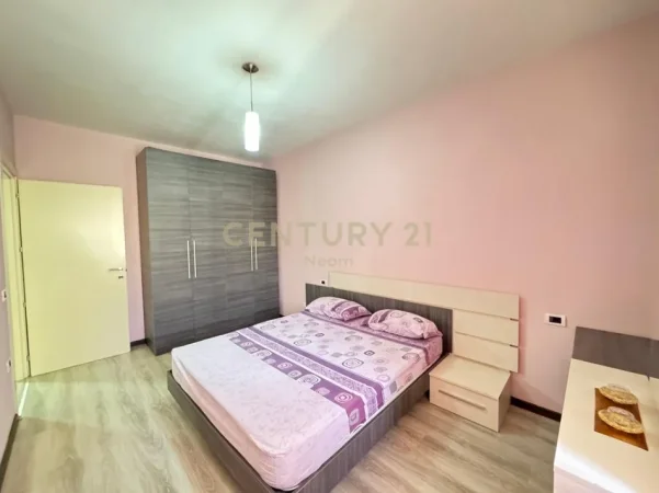 Tirane, jepet me qera apartament 2+1 Kati 6, 106 m² 500 € (Prane Grand Gallery)