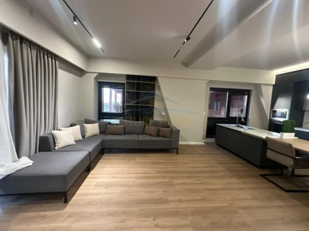 Shitet apartament 2+1, Garden Building, Rruga Kavajes.