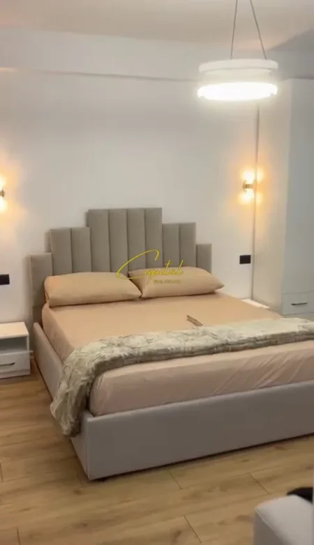 Tirane, jepet me qera apartament 2+1 Kati 5, 100 m² 700 € (ISH PARKU)
