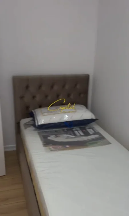 Tirane, jepet me qera apartament 2+1 Kati 5, 100 m² 700 € (ISH PARKU)