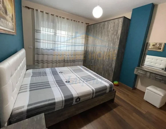 Tirane, jepet me qera apartament 2+1+Ballkon Kati 2, 96 m² 800 € (Kopshti zoologjik)