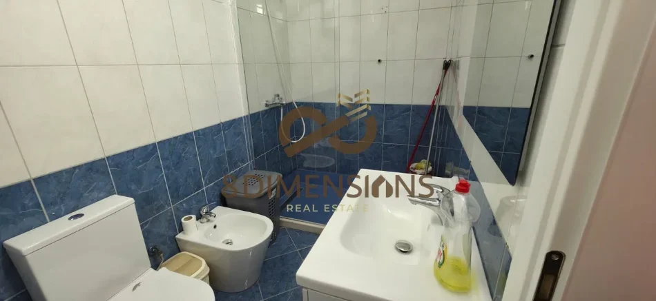 Tirane, jepet me qera apartament 1+1 Kati 1, 65 m² 450 € (fresk)