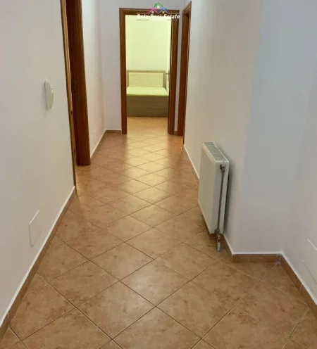Tirane, jepet me qera apartament 1+1 Kati 3, 91 m² 620 € (Rruga Medar Shtylla)