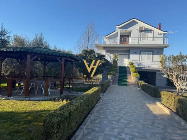 Tirane, shitet Vile 2 Katshe Kati 0, 10.243 m² 1.195.000 € (VORE)