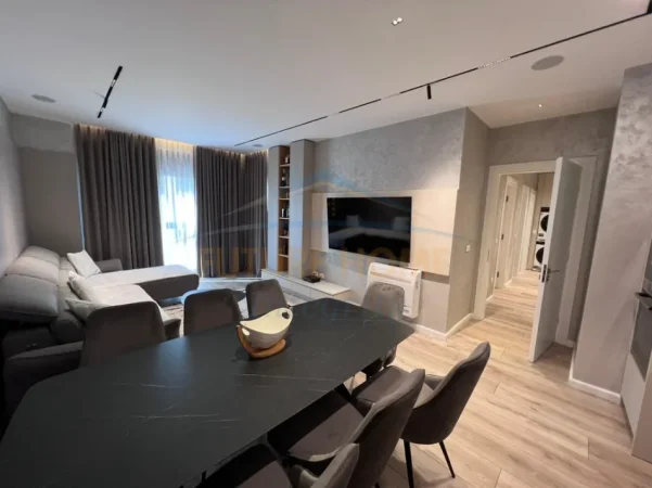 Shitet, Apartament 2+1+2, Rezidenca Erli, Tiranë.