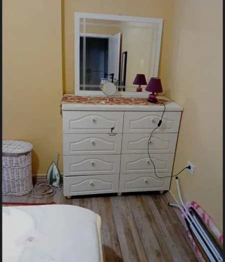 Tirane, jepet me qera apartament 1+1 Kati 3, 57 m² 580 € (SELVIA)