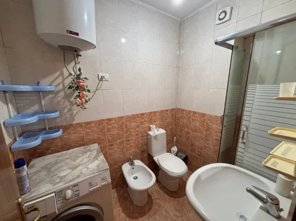 Tirane, jepet me qera apartament 1+1 Kati 11, 520 m² 520 € (Rruga Tish Dahia)
