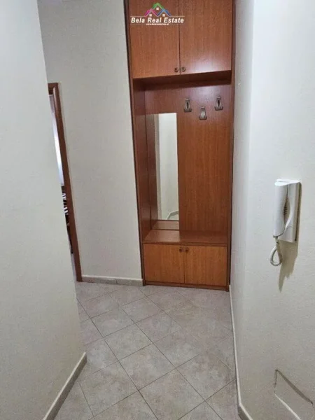 Tirane, jepet me qera apartament 1+1 Kati 6, 70 m² 470 € (Rruga e Dibres)