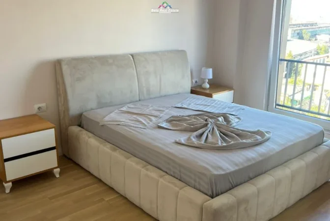 Tirane, jepet me qera apartament 1+1 Kati 4, 73 m² 800 € (Rruga Panorama)