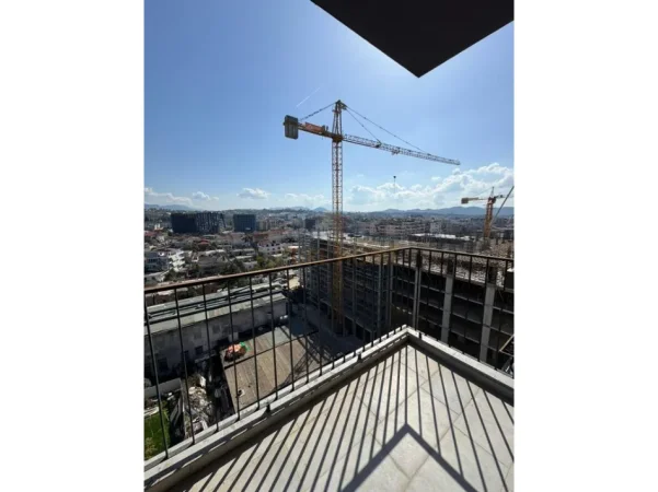 Tirane, shitet apartament 2+1+PARKIM , Kati 8, 101 m² 246.000 € (ASL 2 , Porcelan)