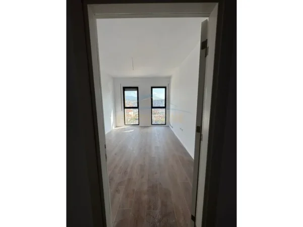 Tirane, shitet apartament 2+1+PARKIM , Kati 8, 101 m² 246.000 € (ASL 2 , Porcelan)