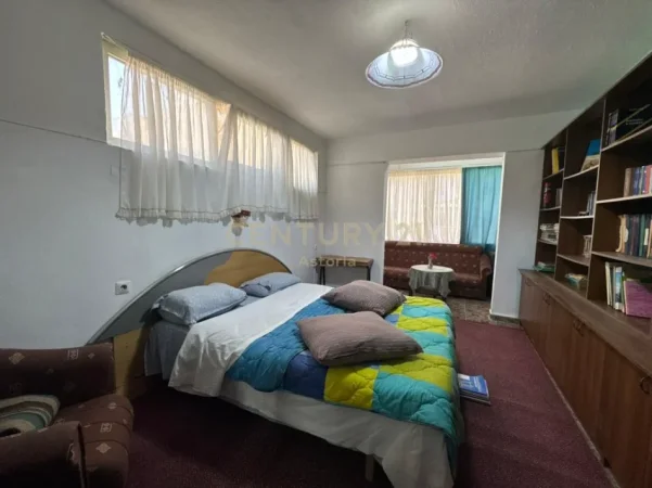 Tirane, jepet me qera apartament 2+1 Kati 2, 80 m² 450 € (materniteti i ri)