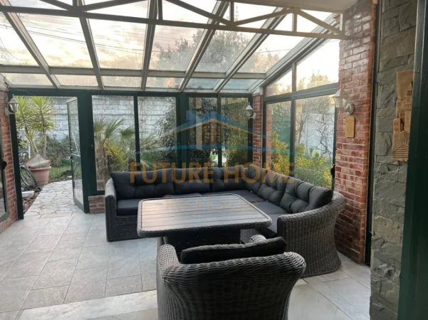 Tirane, jepet me qera apartament 2 Katshe , 1.055 m² 1.055 € (Sauk)