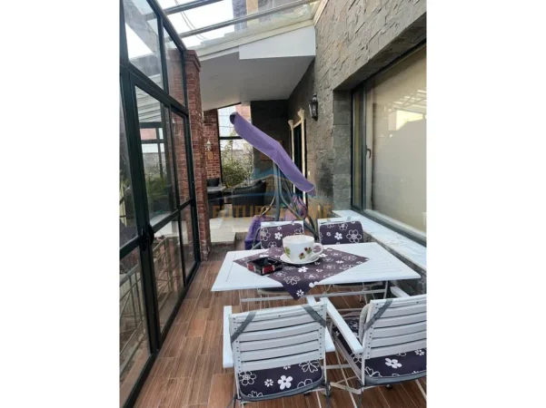 Tirane, jepet me qera apartament 2 Katshe , 1.055 m² 1.055 € (Sauk)