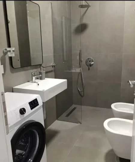 Tirane, jepet me qera apartament 3+1+Ballkon Kati 3, 110 m² 1.000 €