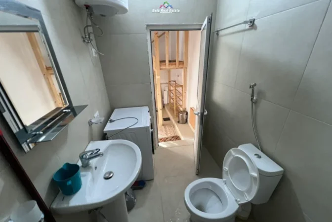 Tirane, jepet me qera apartament 1+1 Kati 1, 70 m² 670 € (Rruga e Dibres)