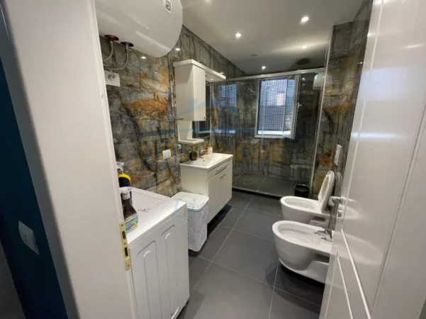 Tirane, jepet me qera apartament 2+1 Kati 2, 100 m² 800 € (Kopshti Zoologjik)