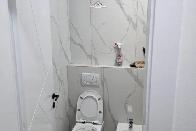 Tirane, jepet me qera apartament 1+1 Kati 2, 78 m² 520 € (Rruga Albanopoli)