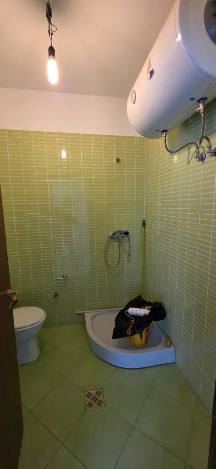 Tirane, jepet me qera apartament 2+1+Ballkon , 110 m² 600 € (Rr Jordan Misja)