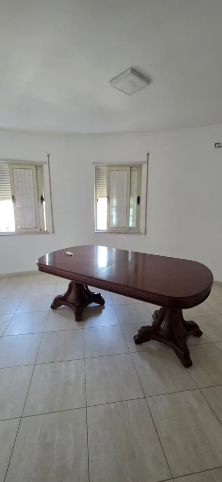 Tirane, jepet me qera apartament 2+1+Ballkon , 110 m² 600 € (Rr Jordan Misja)