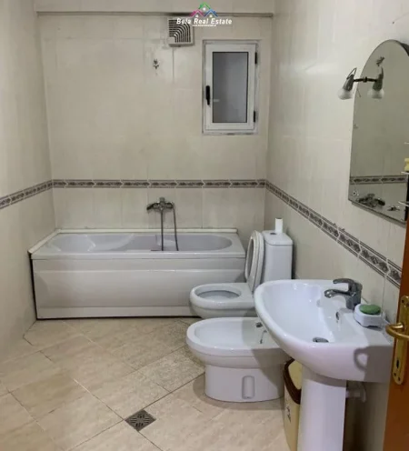 Tirane, jepet me qera apartament 2+1 Kati 3, 91 m² 620 € (komuna e parisit)