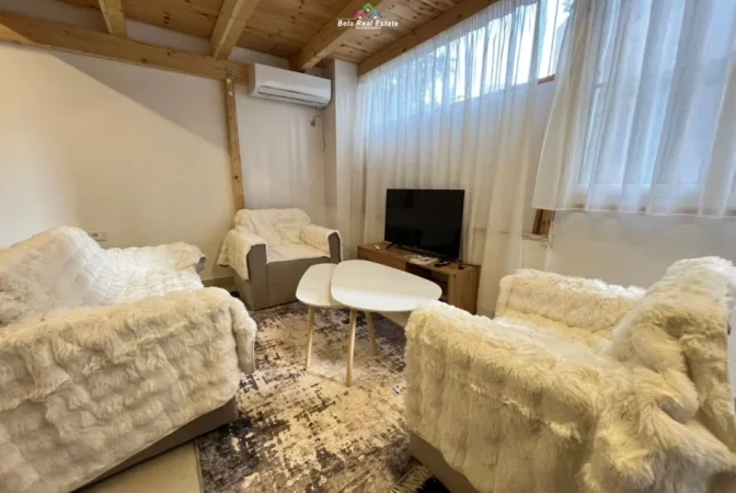 Tirane, jepet me qera apartament 1+1+Ballkon Kati 1, 70 m² 670 € (selvia)