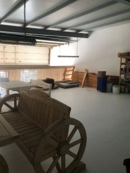 Tirane, jepet me qera magazine Kati 0, 600 m² 2.000 € (Autostrada Tirane Durres)