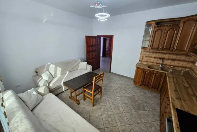 Tirane, jepet me qera Vile 1+1 Kati 2, 100 m² 470 € (qytet studenti)