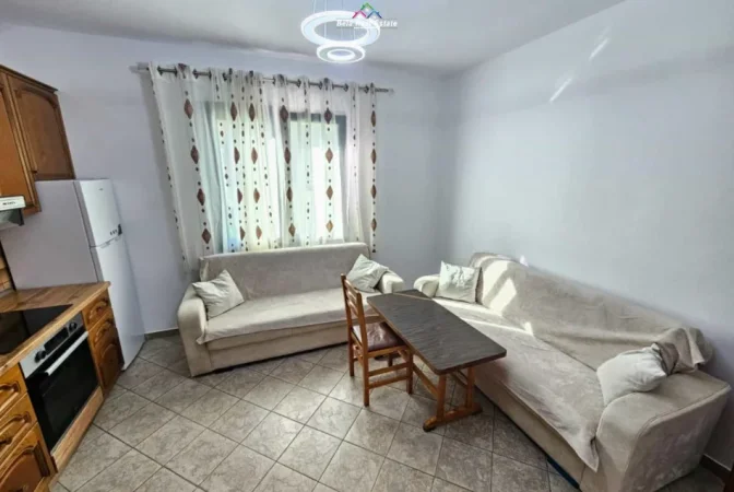 Tirane, jepet me qera Vile 1+1 Kati 2, 100 m² 470 € (qytet studenti)