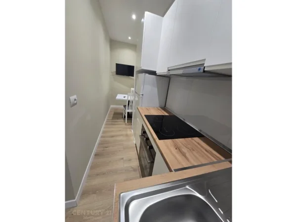 Tirane, jepet me qera apartament 1+1+Ballkon Kati 8, 42 m² 590 € (bulevardi zogu 1)