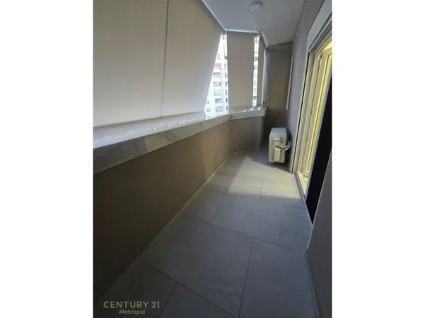Tirane, jepet me qera apartament 1+1+Ballkon Kati 8, 50 m² 620 € (boulevardi zogu I)