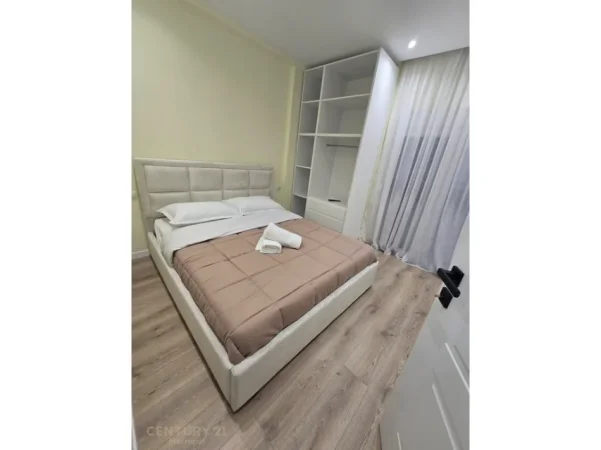 Tirane, jepet me qera apartament 1+1+Ballkon Kati 8, 50 m² 620 € (boulevardi zogu I)