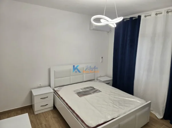 Tirane, jap me qera apartament 1+1+Ballkon Kati 2, 75 m² 500 € (Don Bosko, pranë shkolles Qazim Turdiu)