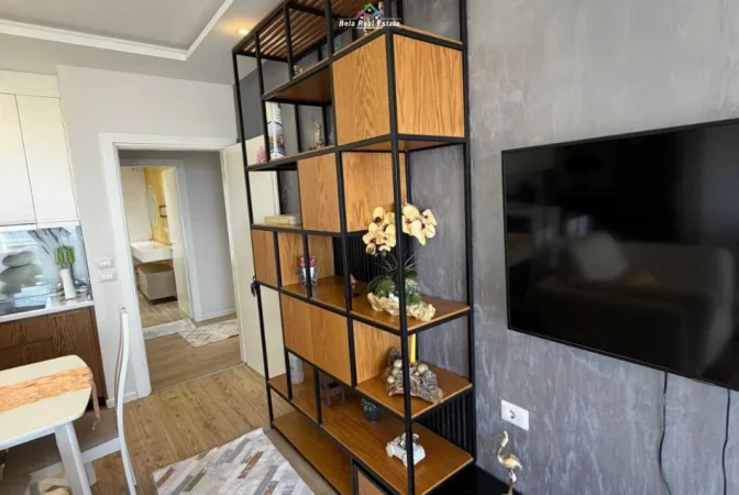 Tirane, jap me qera apartament Kati 7, 108 m² 600 € (fresku)