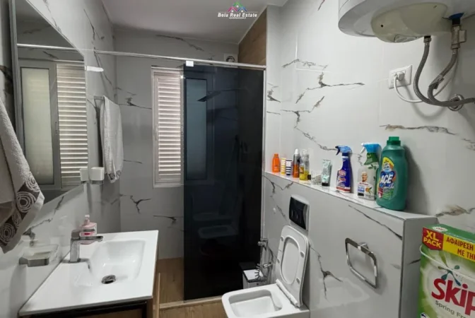 Tirane, jap me qera apartament Kati 7, 108 m² 600 € (fresku)