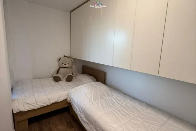 Tirane, jepet me qera apartament 2+1 Kati 2, 110 m² 800 € (Rruga Beniamin Kruta)