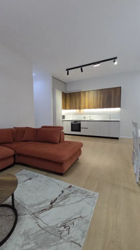 Tirane, jepet me qera apartament 1+1+Ballkon Kati 5, 70 m² 800 €