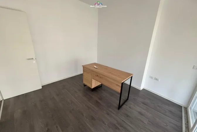 Tirane, jepet me qera zyre Kati 3, 130 m² 1.565 € (anton lufi)