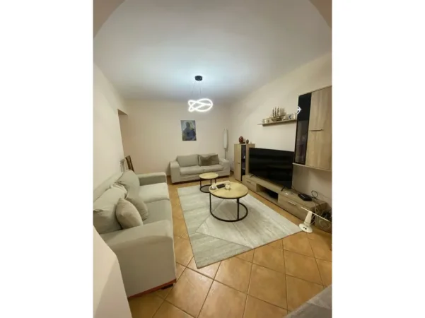 Tirane, jepet me qera apartament 2+1+Ballkon Kati 3, 72 m² 670 € (Myslym Shyri)