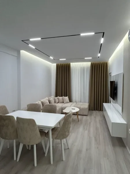 Tirane, jepet me qera apartament 1+1+Ballkon Kati 6, 70 m² 600 € (Rruga 5maji)