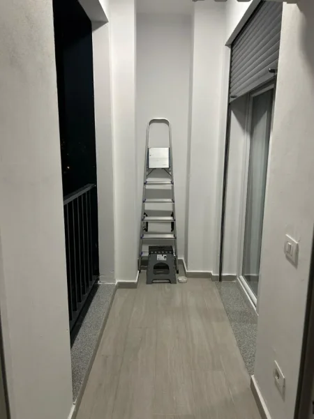 Tirane, jepet me qera apartament 1+1+Ballkon Kati 6, 70 m² 600 € (Rruga 5maji)