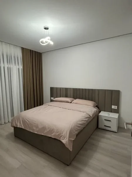 Tirane, jepet me qera apartament 1+1+Ballkon Kati 6, 70 m² 600 € (Rruga 5maji)
