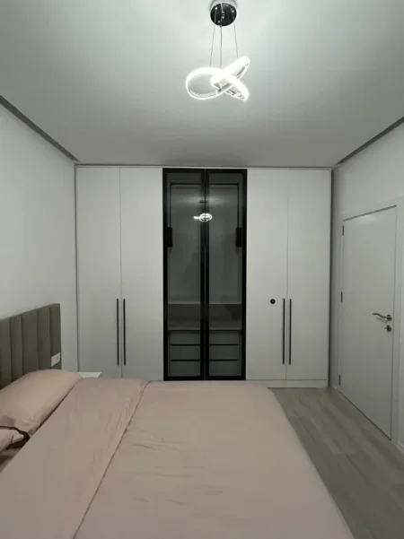 Tirane, jepet me qera apartament 1+1+Ballkon Kati 6, 70 m² 600 € (Rruga 5maji)