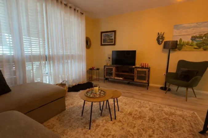 Tirane, jepet me qera apartament 1+1+Ballkon , (Kodra e Diellit)